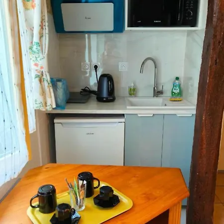 Le Coin Des Artistes - Maisonnette