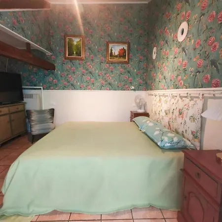 Holiday home Le Coin Des Artistes - Maisonnette
