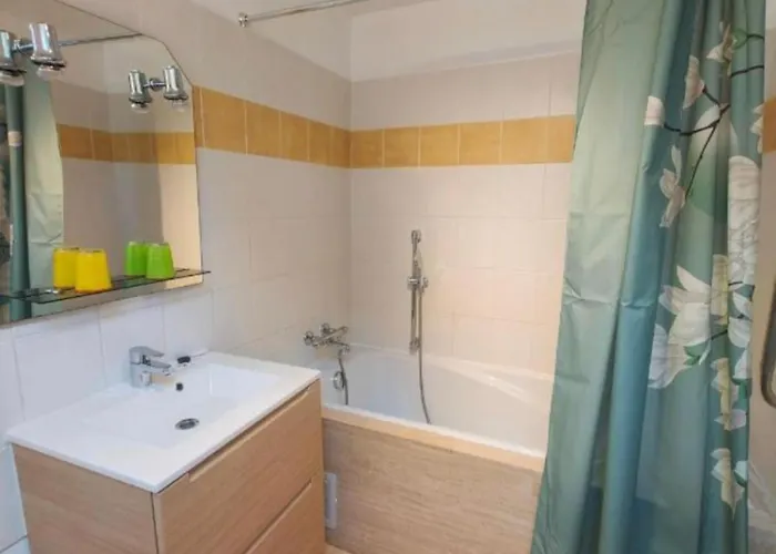 Le Coin Des Artistes - Maisonnette *